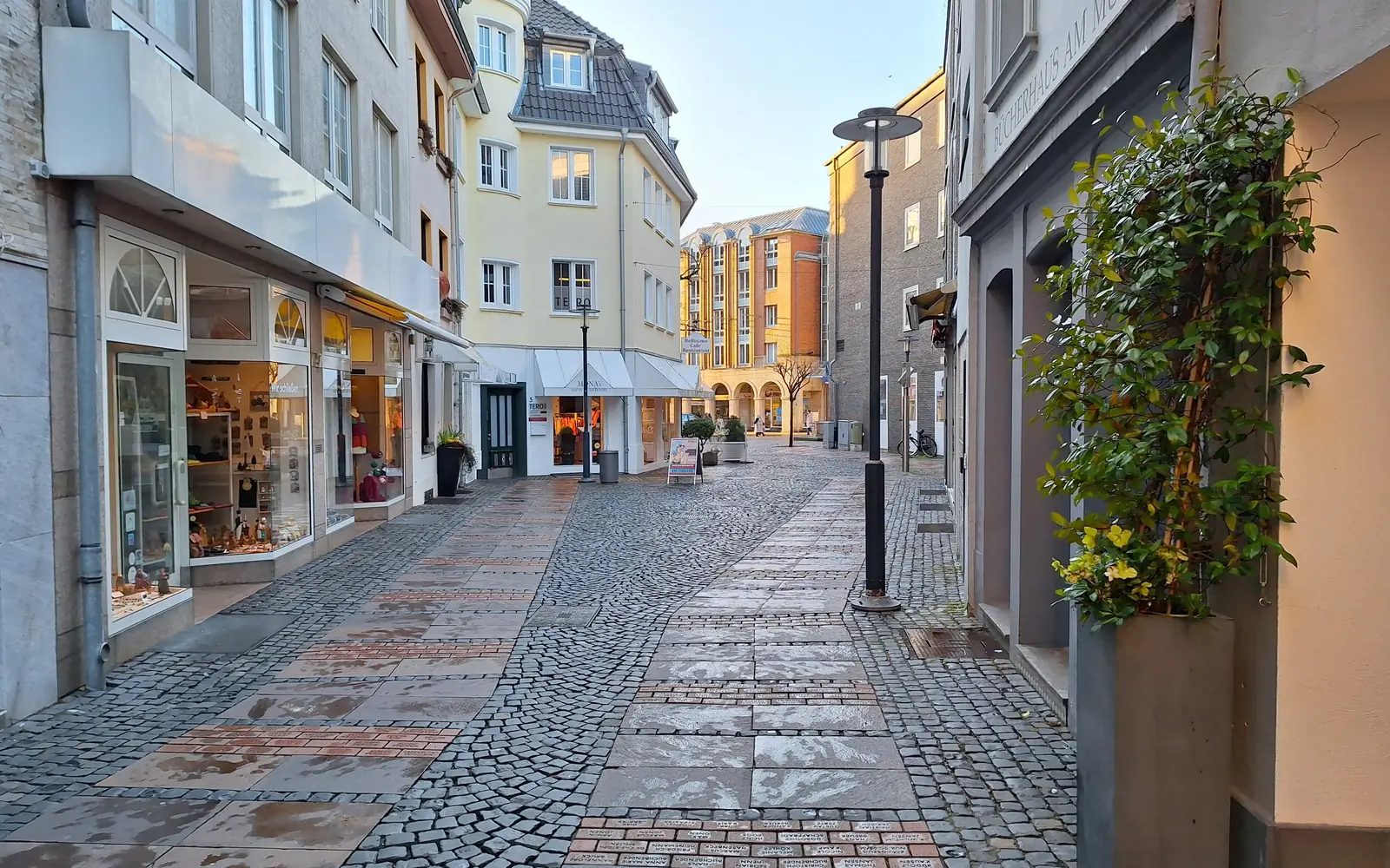 Krämerstraße mit Blick zum Marktplatz in Neuss